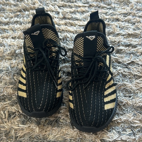 New! Gold and Black Trendy Product Of New York Sneakers, Size 6 - Picture 7 of 11